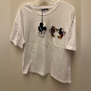 NWT ZARA slightly cropped loose MICKEY 🖤❤️ MINNIE top. Large